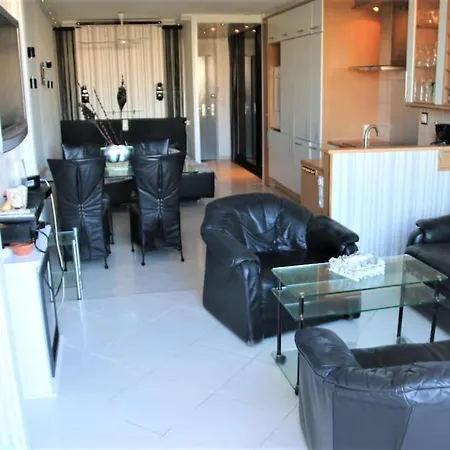 73, Heliopolis E Au Village Naturiste * Agde